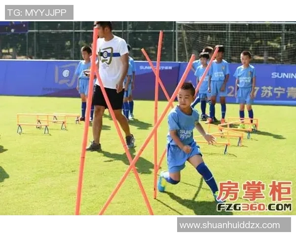 小孩与足球明星的趣味互动瞬间揭秘欢乐背后的故事